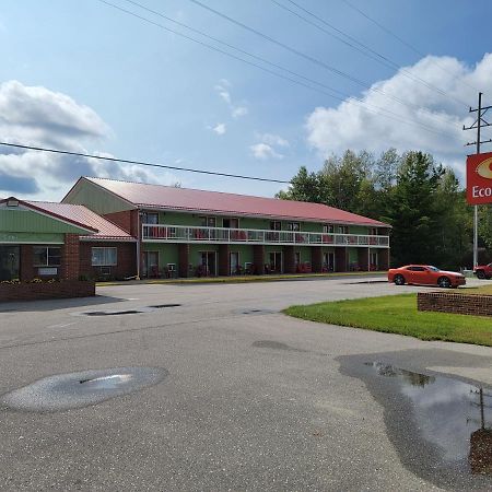 Econo Lodge Cadillac By Choice Exterior photo